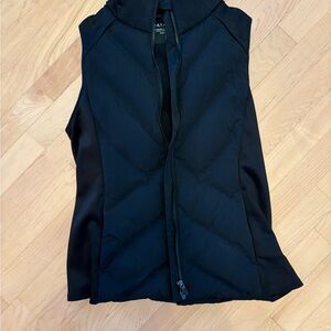 Athleta Women's Black Puffer Vest